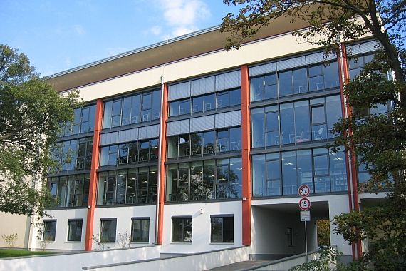 Internationale Hochschule Bad Honnef - Foto: A. Savin via Wikimedia Commons (Link zur Datei siehe unten)