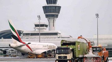 Winterdienst auf dem Flughafen München - Foto: FMG