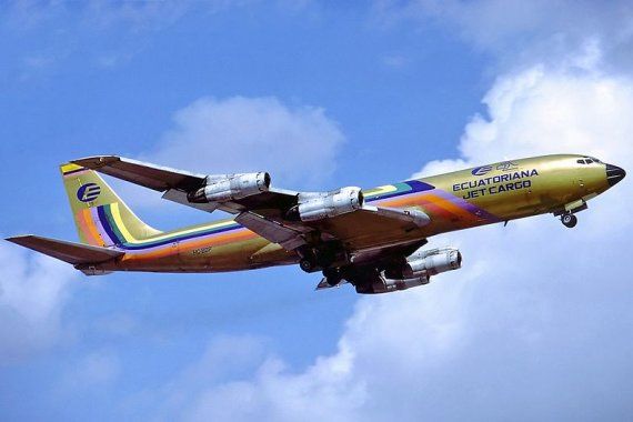 Ecuatoriana_Boeing_707-321C_Perry Hoppe Wiki Commons