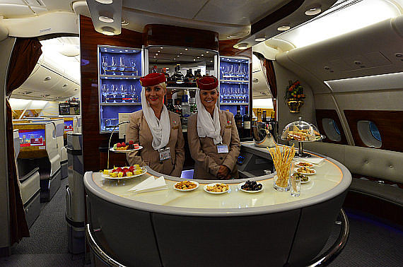 Emirates A380 Business Class Lounge Oberdeck Foto PA Austrian Wings Media Crew