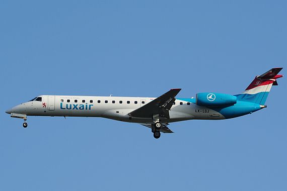 Luxair Embarer E-145 LX-LGJ im Anflug Piste 34 Foto PA Austrian Wings Media Crew