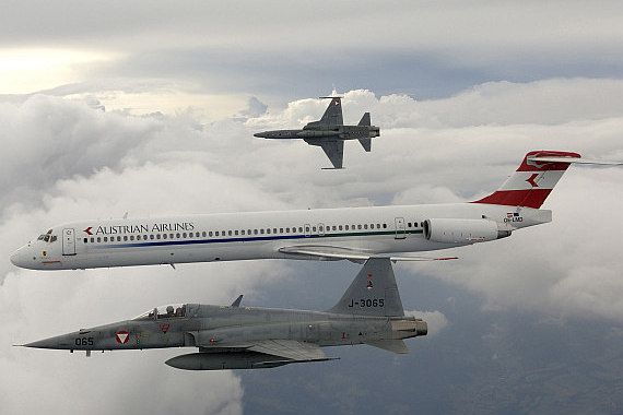 Abschiedsflug AUA Austrian Airlines MD-80 Ausflottung F-5 Tiger Foto AUA via Bundesheer