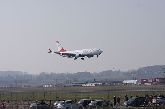 Austrian Airlines Boeing 737-800 OE-LNP beim Lowpass in Linz anlässlich der Abfangübung - Foto: Philip Novotny