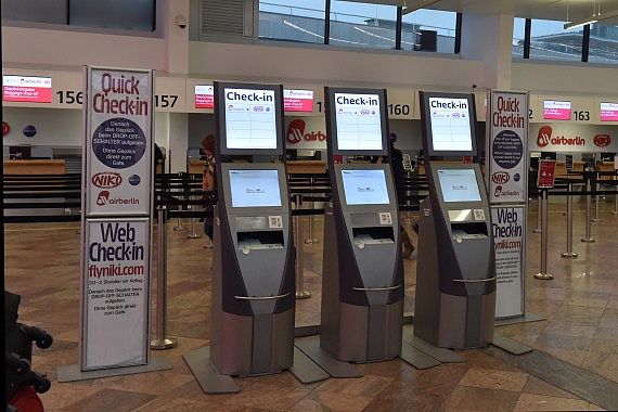 NIKI Air Berlin Check-In-Automaten am Flughafen Wien foto Huber Austrian Wings Media Crew