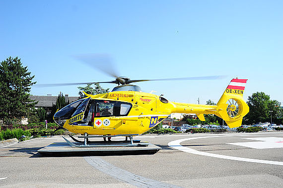 Christophorus 2 OE-XEN Notarzthubschrauber mit laufendem Rotor am Stützpunkt Foto PA Austrian Wings Media Crew
