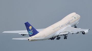 Boeing 747-200F HZ-AIU von Saudi Arabian Cargo beim Start in Wien - Foto: PA / Austrian Wings Media Crew