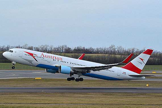AUA Austrian Airlines Boeing 767-300ER OE-LAX Startlauf Rotieren_! PA Austrian Wings Media Crew