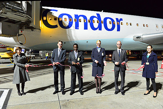 Condor Erstflug Flughafen Wien Mombasa Ribbon Cutting auf dem Vorfeld Foto PA Austrian Wings Media Crew