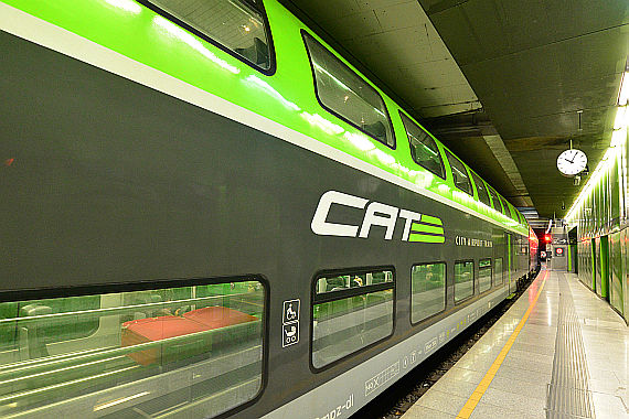 CAT Cityairporttrain Wien Mitte Richtung Flughafen Foto PA Austrian Wings Media Crew