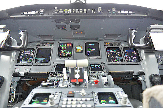 Estonian Air Cockpit Bombardier CRJ900 Symbolbild Sujetbild Foto PA Austrian Wings Media Crew