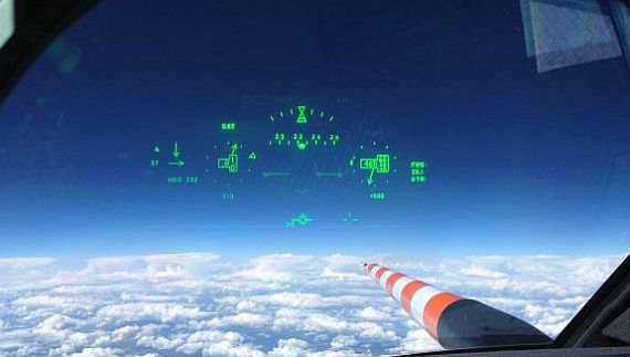 Anflug auf eine Gewitterfront, aufgenommen aus dem HALO-Cockpit - Foto: DLR