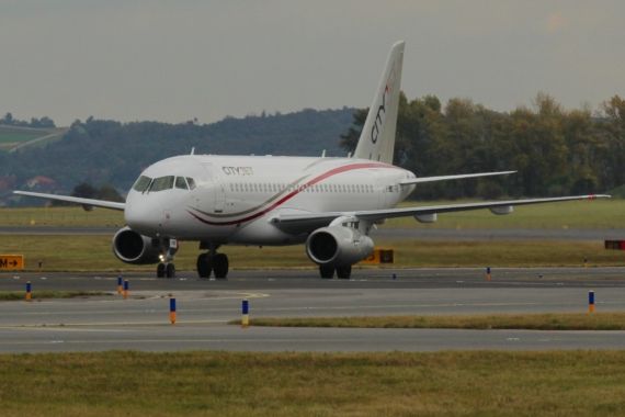 suchoi-superjet-cityjet-ei-fwb-erstlandung-wien-12102016-foto-kevin-schrenk-fuer-austrian-wings suchoi-superjet-cityjet-ei-fwb-erstlandung-wien-12102016-foto-kevin-schrenk-fuer-austrian-wings