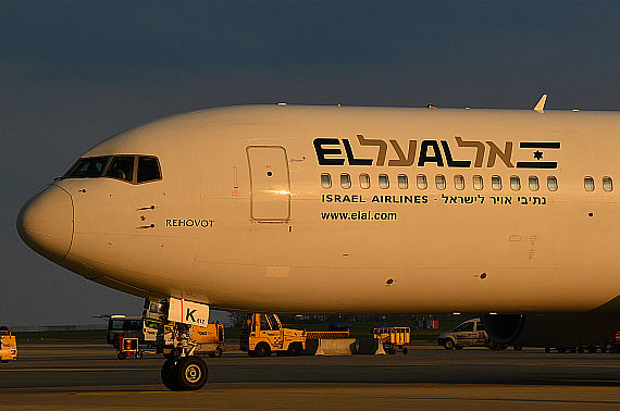 El Al Israel Airlines Boeing 767-300ER 4X-EAK_3 Foto PA Austrian Wings Media Crew