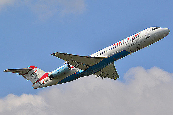 AUA Austrian Airlines Fokker 100 OE-LVB Steigflug Foto PA Austrian Wings Media Crew