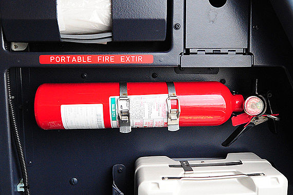 Feuerlöscher im Cockpit eines Airbus A330 Foto PA Austrian Wings Media Crew