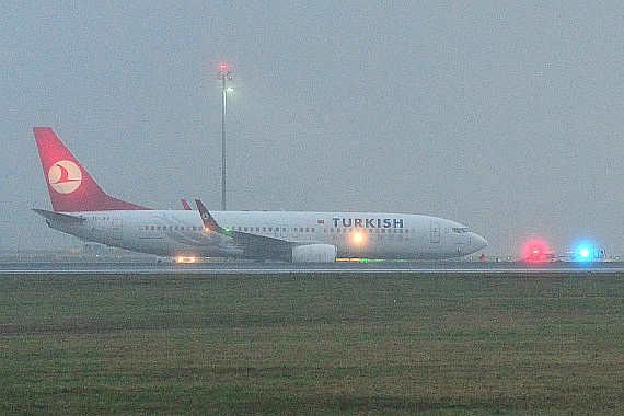 Turkish Airlines Boeing 737-800 TC-JFV Entführungsalarm 28November2014_5 Foto Austrian Wings Media Crew