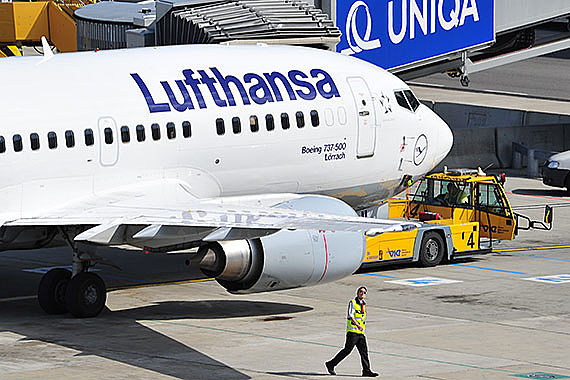 Closeup Lufthansa Boeing 737-500 D-ABII - Foto: PA / Austrian Wings Media Crew