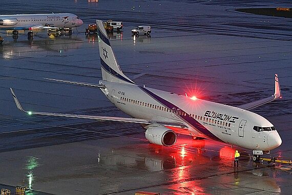 DSC_0118 4X-EKL EL AL Israel Airlines Boeing 737-800 Nachtaufnahme Foto Huber Austrian WIngs Media Crew