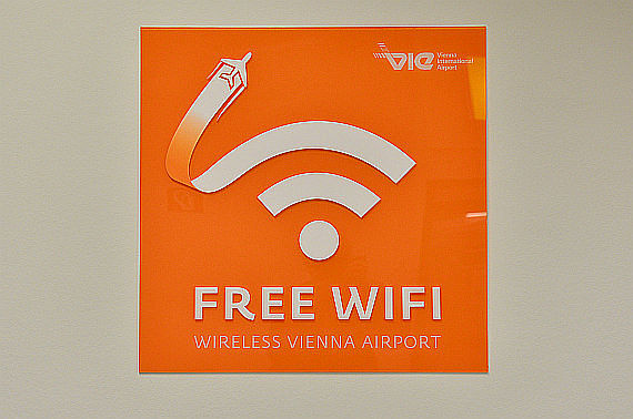 Free WIFI WLAN W-LAN Flughafen Wien Internet Foto PA Austrian Wings Media Crew