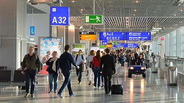 Passagiere Flughafen Frankfurt Foto PA Austrian Wings Media Crew