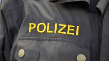 Polizei Flughafenpolizei Symbolbild Sujetbild Foto PA Austrian Wings Media Crew