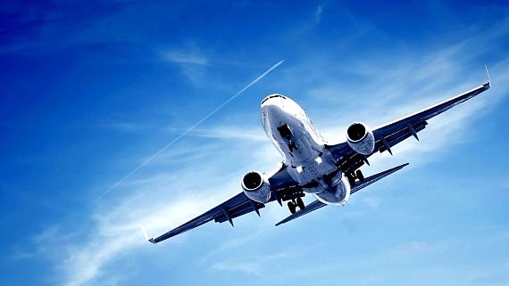 Flugzeug im Landeanflug, Sujetbild