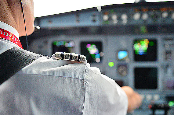 AUA Pilot Cockpit Flugkapitän Symbolbild Sujetbild_2 Foto PA Austrian Wings Media Crew