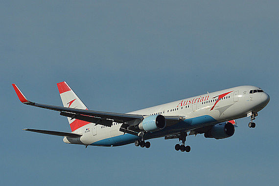 AUA Austrian Airlines Boeing 767-300ER OE-LAW Foto Huber Austrian Wings Media Crew