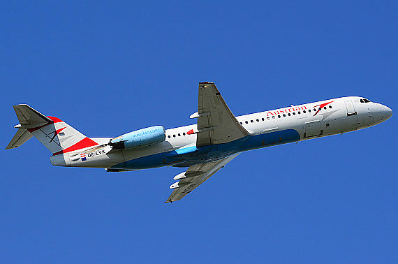 AUA AUstrian Airlines Fokker 100 OE-LVK im Steigflug Foto PA Austrian Wings Media Crew