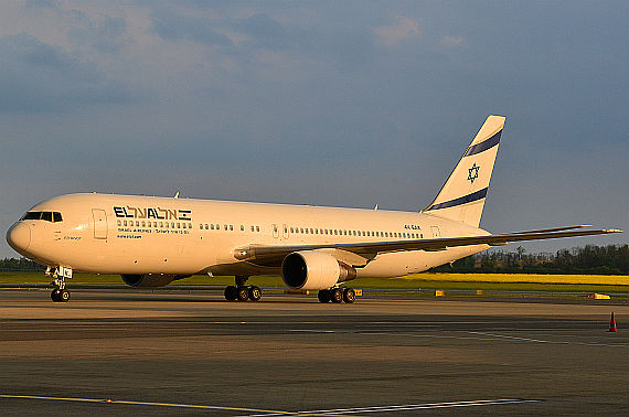 El Al Israel Airlines Boeing 767-300ER 4X-EAK Foto PA Austrian Wings Media Crew
