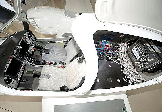 Das Fly by Wire System ist im Heck der DA42 Twin Star installiert - Foto: Diamond Aircraft