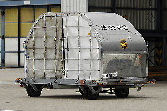 UPS LUftfracht Aircargo Frachtcontainer Foto PA Austrian Wings Media Crew