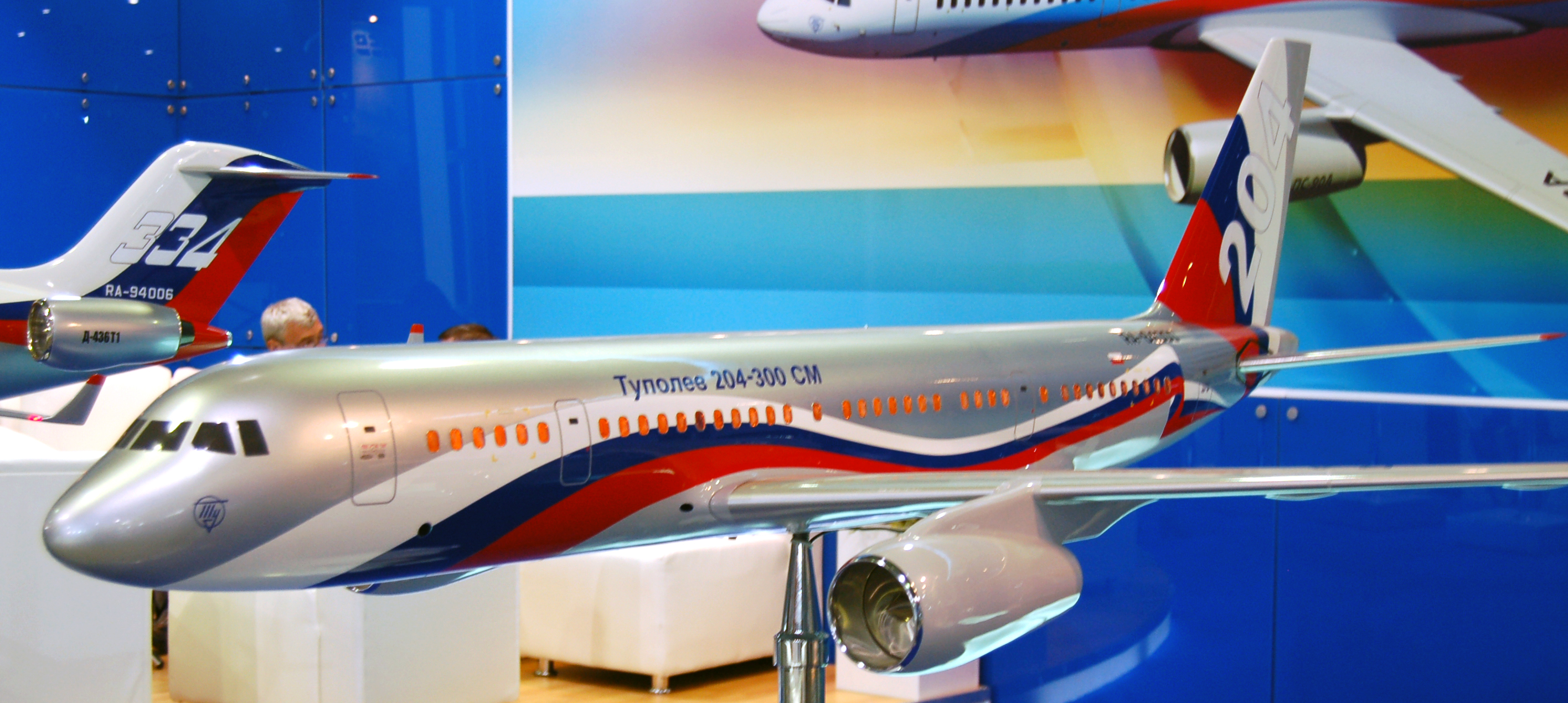 Tupolev_Tu_204SM_maquette_MAKS2009