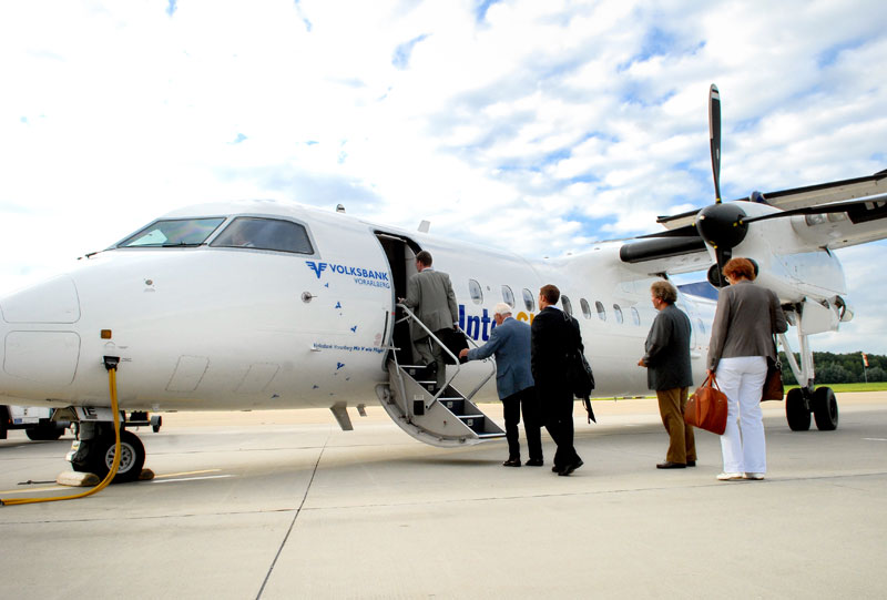 InterSky Dash8-300Q beim Boarding