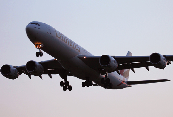 Emirates A345