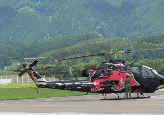 Bell Cobra TAH -1F, der einzige zivile "Kampfhubschrauber a.D" in Europa - Sigi "Blacky" Schwarz, der Heli-Chefpilot der Flying-Bulls, wird ihm auf der Airpower11 alles abverlangen