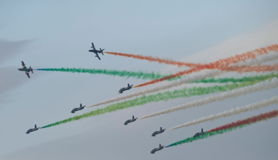 Die Frecce Tricolori sorgten für einen spektakulären Tagesabschluss - Foto: Red Bull