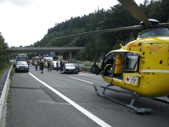 Christophorus 3 im Einsatz auf der Südautobahn - Foto: ÖAMTC