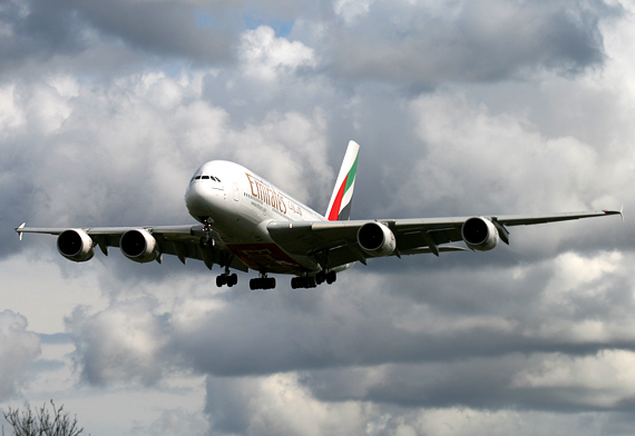 Im Anflug auf die ILA: A380 von Emirates - Foto: Max Hrusa