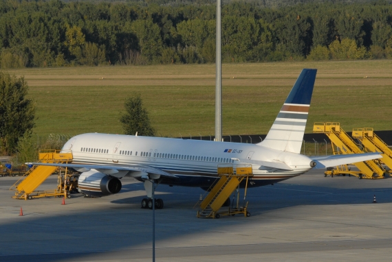 Nach der Landung wurde das Flugzeug am "Kilo-Block" abgestellt - Foto: Austrian Wings Media Crew Nach der Landung wurde das Flugzeug am "Kilo-Block" abgestellt - Foto: Austrian Wings Media Crew