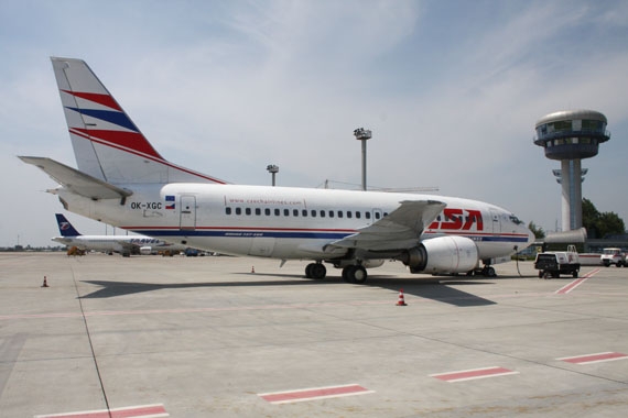 Boeing 737-500 der CSA am Flughafen der slowakischen Hauptstadt Bratislava/Pressburg - Foto: Martin Dichler