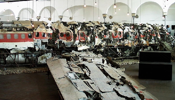 Geborgene Wrackteile der Unglücks-DC-9 - Foto: Luca Ghedini / Wiki Commons