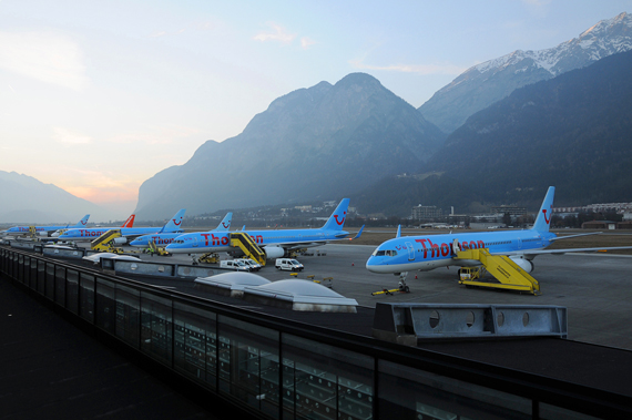 Flughafen Innsbruck Vorfeldübersicht - Foto: Chris Jilli