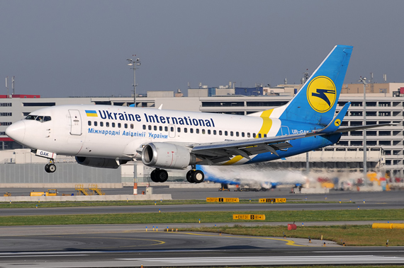 Ukraine International Boeing 737-500 - Foto: Austrian Wings Media Crew