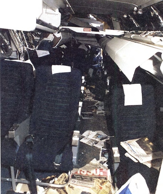 Innenaufnahme der Passagierkabine nach dem Crash - Foto: Schwedische Flugunfalluntersuchungskommission