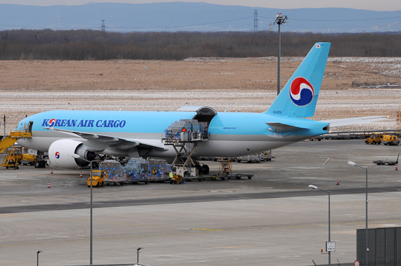 Boeing 777F von Korean Air Cargo in Wien - Foto: Austrian Wings Media Crew