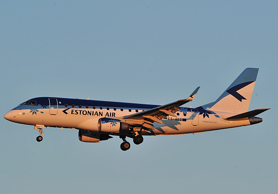 E-170 von Estonian bei der Landung; nun sollen zwei E-190 übernommen werden - Foto: Austrian Wings Media Crew