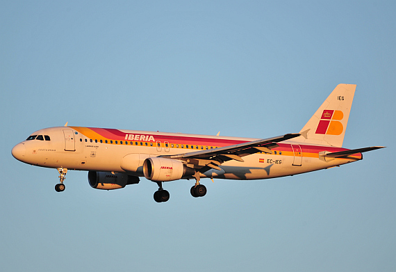 Airbus A320 der Iberia im Landeanflug - Foto: Austrian Wings Media Crew