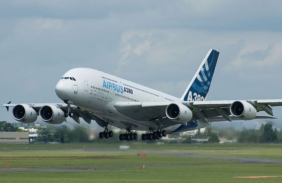 Airbus A380 bei der Landung - Foto: Dmitry A. Mottl / Wiki Commons