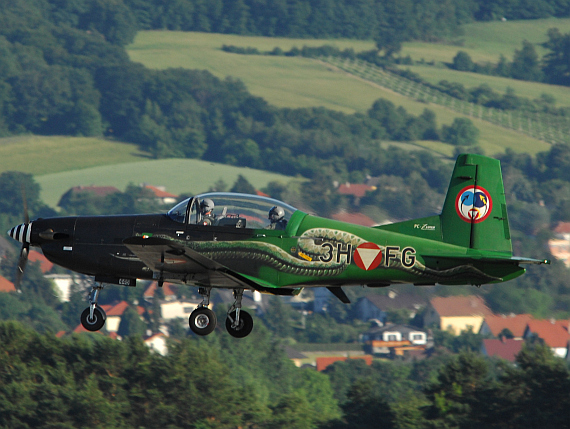 PC-7 mit Viper Sonderlackierung beim Start - Foto: Austrian Wings Media Crew